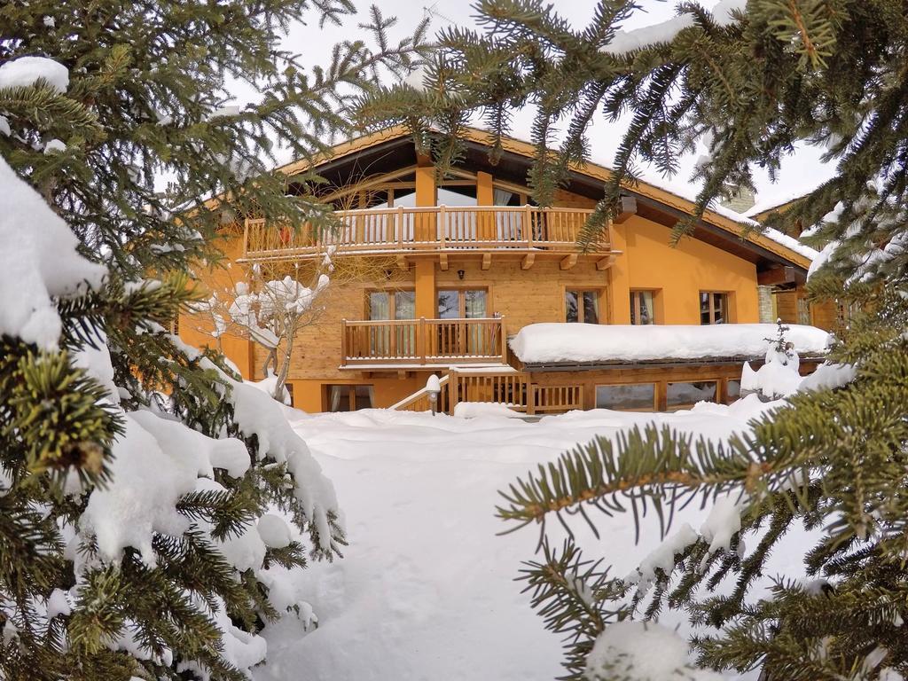 Chalet Alpina Hotel & Apartments La Thuile Eksteriør bilde