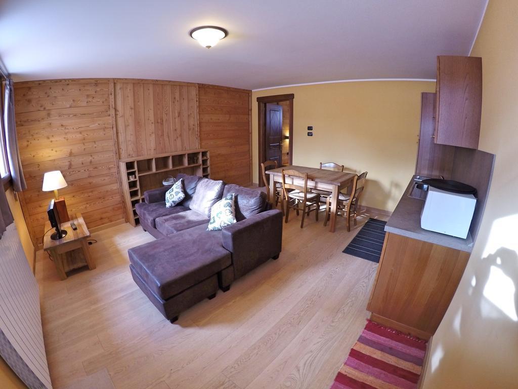 Chalet Alpina Hotel & Apartments La Thuile Eksteriør bilde