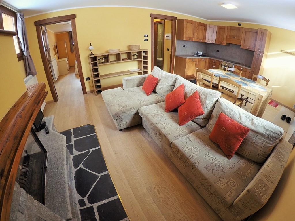 Chalet Alpina Hotel & Apartments La Thuile Eksteriør bilde