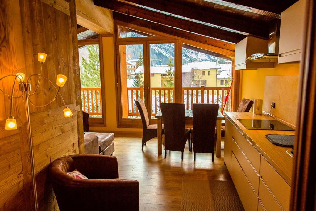 Chalet Alpina Hotel & Apartments La Thuile Eksteriør bilde